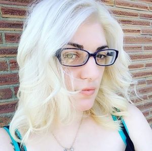 Meet your Posher, Athena